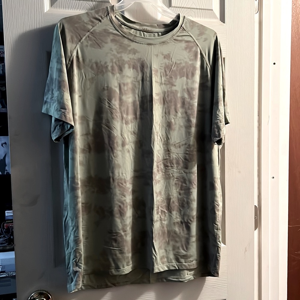 Mens 2x camo print t shirt